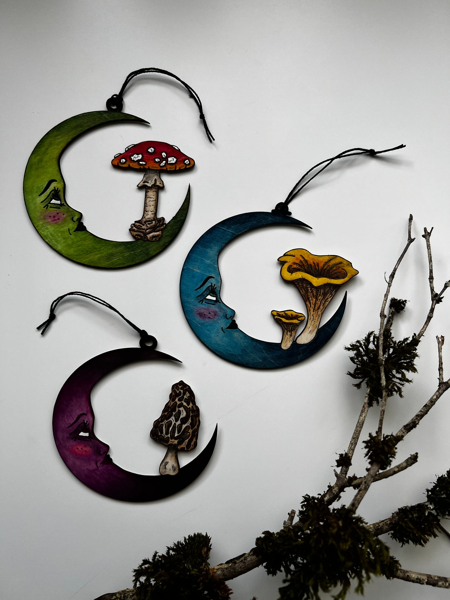 Ornaments : Chanterelle Moon